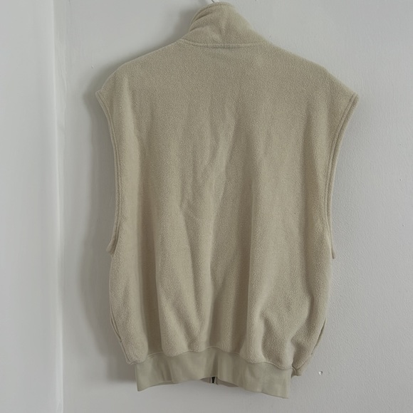 Fear of God Essentials Vest - Picture 2 of 4